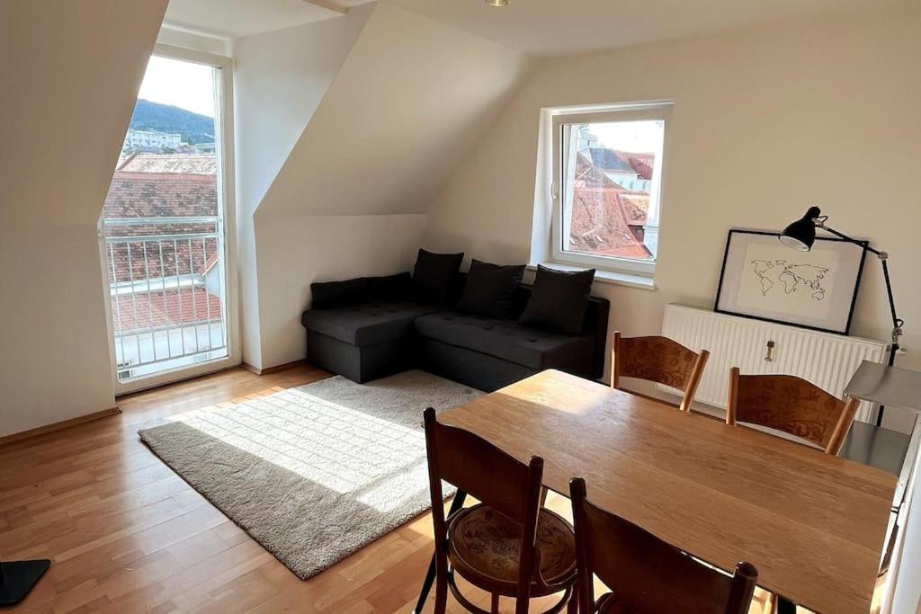 Cozy City Center Apartment Грац Экстерьер фото
